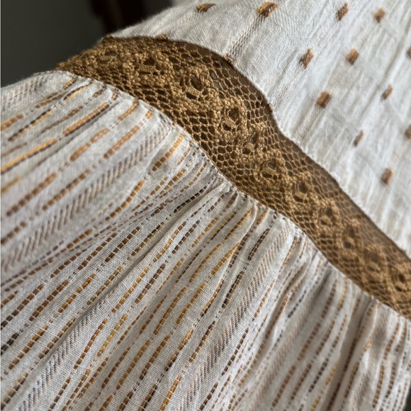 RAGA White and Gold Sleeveless Blouse - Picture 2 of 4